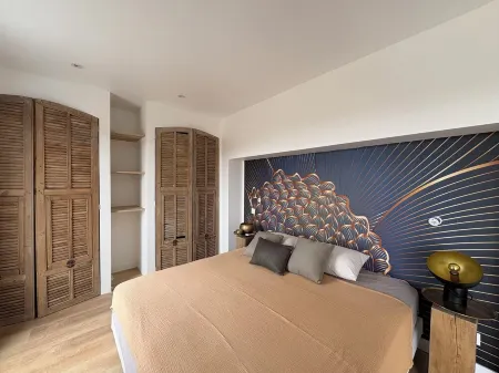 Villa with swimming pool, very quiet, near Cannes/Juans les pins