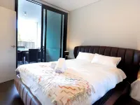 Olympic Park Stylish 2BR | Walk to stadium | Pool & Gym Hotels in Lidcombe
