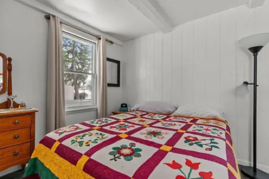 House blocks from the Fox River with access to Lake Winnebago. Easy I41 access.