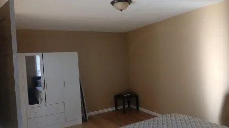 Cozy 1-bedroom apartment in enchanting Manchester, with A/C & wifi, kitchen