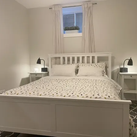 Designer-renovated 1 bedroom in Roncesvalles Village