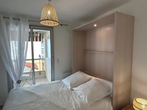Cosy apartment 200m from the sea