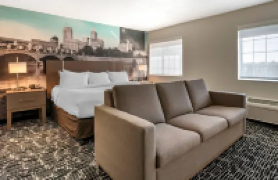 Clarion Pointe Indianapolis Airport