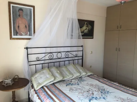 Seafront apartment with swimming pool. Breathtaking views! Отели в г. Xilokastro Evrostini