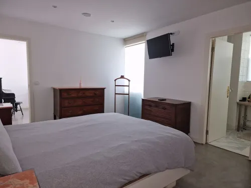 Villa Gabriela Monte Estoril Garden, surrounded by nature.