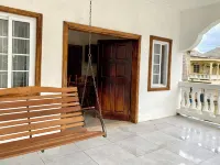 Golf Club 2 mins away - Large 2 Bdrm 1 Bth, Steps to Private beach Hotels in Sandy Bay