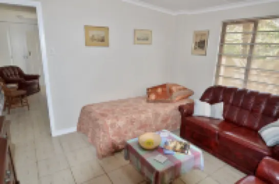 Apartment Hibiscus with Garden View