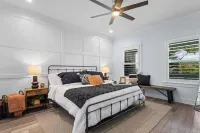 Long Beach Bungalow-3Br/2 bath