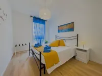 Modern Luxury Iseo - New Exclusive Three-room Apartment in the Center Hotels in Iseo