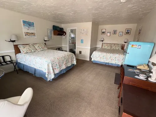 Mermaid Inn Hotels in Long Beach