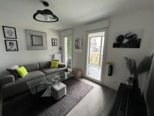 Appartement Cosy Avec Terrasse Hotels in Poissy