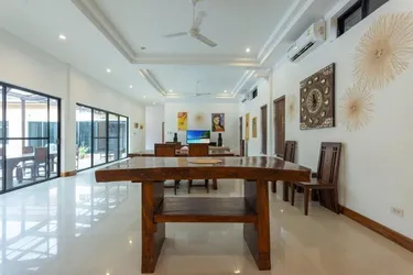 รูปภาพของวิลล่าส่วนตัว จากุซซี่ ทำเลทอง วี170