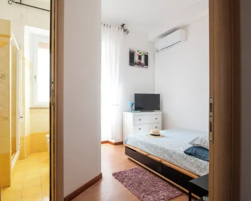 Jade house facing the sea just a stone's throw from Rome Hotels in Ladispoli