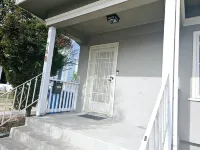 Cozy Single Level Home in Quiet Walkable Neighborhood. Washer and Dryer in Unit!