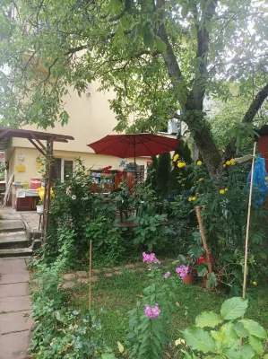 Cosy One Bedroom Appartment with Beautiful Garden โรงแรมใน