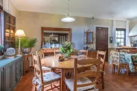 Beautiful garden, spectacular view and privacy, ideal for nature lovers. Tegueste 호텔