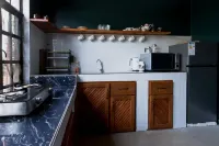 Vintage-Modern Fully Furnished Service Apartments