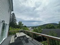 Mountain Retreat-Scenic Views-Charming 3-bedroom House-WiFi, AC, Family Room