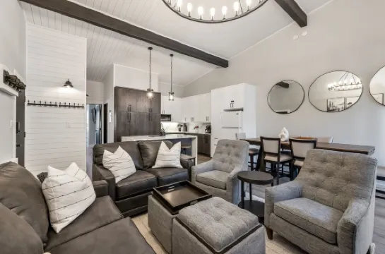 Entire Remodel 2023,180 Steps to Ski School & Gondola, 2BD/2BA,1 parking space!