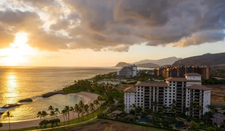 Breathtaking Elegant Ocean View Luxury Beach Villa Отели рядом с достопримечательностью «KA WA‘A, a Luau at Aulani»