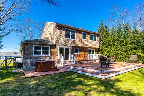 Lovely Hampton Bays house