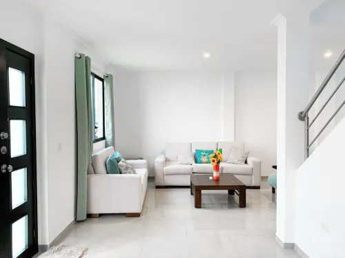 Family house close to CC DORADO residential area Hotels in Daule Canton