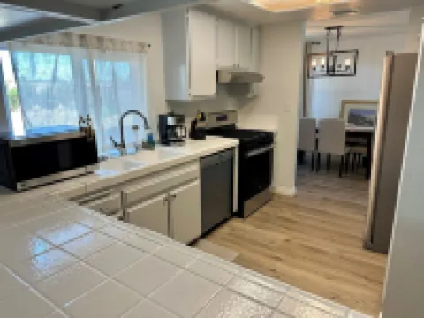 4BR/2.5BA House in Delightful Lancaster with WiFi, AC and Large Yard