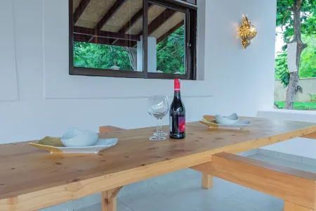 Cosy Villa along Diani Beach Road, that combines elegance and tranquility.