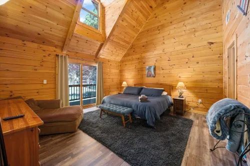 Serene 4 bedroom Cabin in Southern Sierras Near Kernville/Lake Isabella