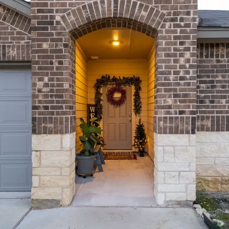 Brahma Plains- Modern, Clean and Ready!