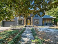 Historic 6 Bedroom Luxury Home Walking Distance to Downtown Jasper! Hotels in Jasper