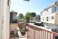 Business Traveler’s Haven – 2 Bedrooms, 2 Bathrooms with 1 Office.