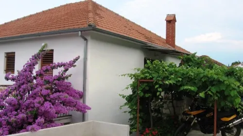 Apartment with balcony for 2-3 persons in Jelsa-island Hvar Hotels in Jelsa