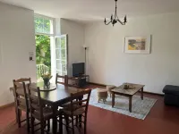 House in the village, near Avignon Hotels in Barbentane