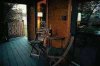 Picture Perfect Lodge at Kingfisher Lakes | Stunning Lake Views & Fab Hot Tub | Hotels in Driffield