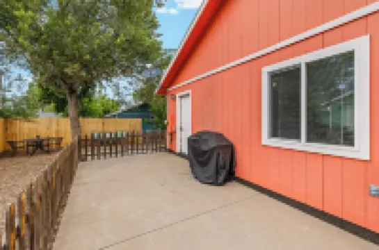 Lower Rates!  the Grand Canyon Orange Blossom -Downtown with A/C.