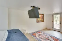 Poolside Oasis close to Bucknell