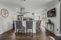 Beachfront Cottage with hot tub