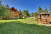 Libby Home w/ Mountain Views: Gazebo & Fire Pit! - parking