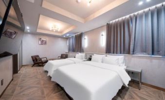 RAMPART HOTEL