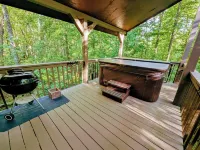 Legacy Lodge Cabin- Near Helen,GA Private Hot Tub,Screened Deck, Oktoberfest