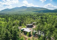 Mountain Modern Home on Lake Everest!  Only 3 miles to Whiteface!