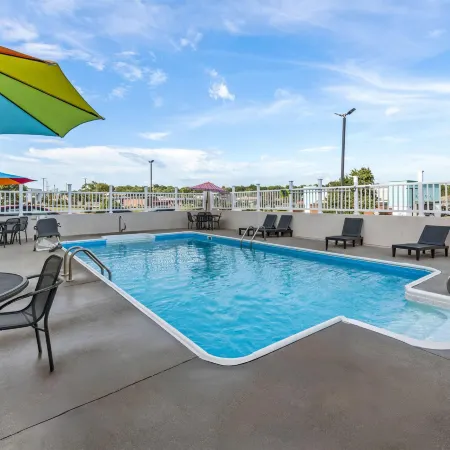 Super 8 by Wyndham Independence Kansas City