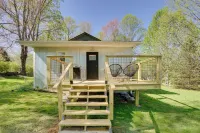 Mid-Century Modern Fayetteville Home Close to Town - 3-Star