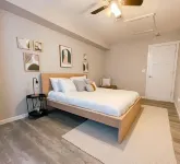 MODERN & COZY CONCORD ESCAPE 2BR/1BTH APT Hotels in Concord