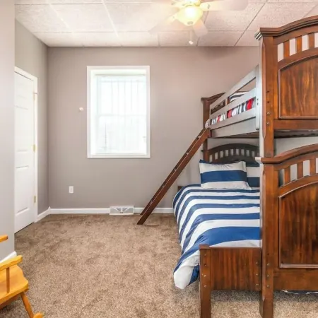 Hidden Emerald open floor plan/ Remodeled Apartment