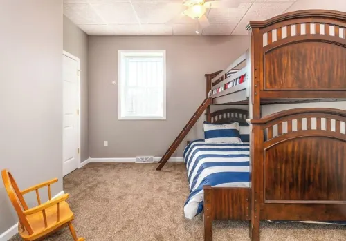 Hidden Emerald open floor plan/ Remodeled Apartment