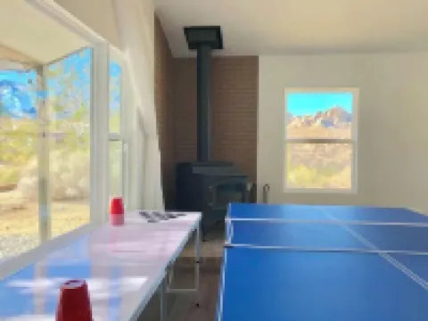>>MAGICAL property on 5 acres in the Alabama Hills ローン・パインのホテル