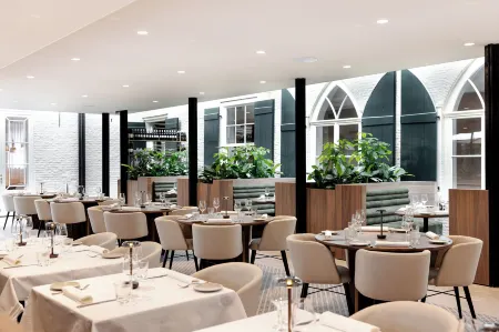 Kasteel Steenenburg Отели в г. Kaatsheuvel