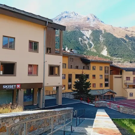 Apartment with parking near River